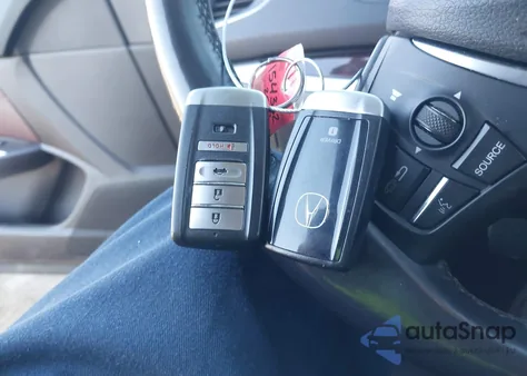 2017 Acura Tlx из США, поврежденный, VIN 19UUB1F33HA003971